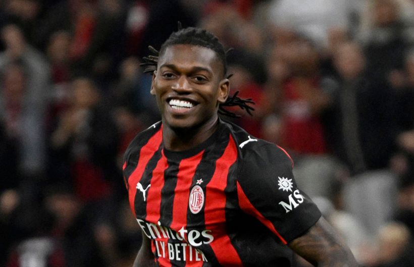 Milan, Leao conquista lo spogliatoio ma resta nel mirino di Cassano: nuovo attacco di Fantantonio