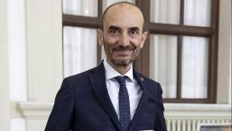 Domenicali sveglia Bagnaia: serve il 3° posto e parla di Marquez dopo l'allarme di Charte. Razgatlioglu tifa Bulega