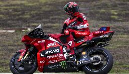 Pagelle Sprint Portimao, classifica piloti MotoGP: Marquez implacabile, Bagnaia scoppiato, Bulega paga dazio