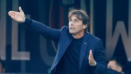 Napoli, Conte e la frattura nello spogliatoio: il retroscena su Eindhoven. Vieri lo stronca e interviene De Laurentiis