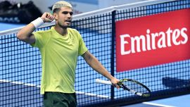 ATP Finals, Alcaraz rischia grosso ma batte Fritz: cosa cambia per il numero 1. Musetti ultima speranza di Sinner