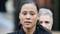 Marion Jones fatica a scendere le scale: il video che ha commosso l'America, la lotta contro la neuromielite ottica