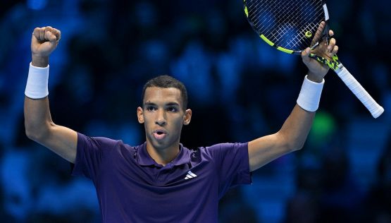 ATP Finals, Auger-Aliassime batte ed elimina Zverev: sarà il vecchio tabù Felix a sfidare Alcaraz in semifinale