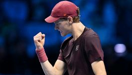 Sinner, Alcaraz nervoso mentre la Spagna s'inchina e loda Jannik: anche Bruno Vespa si è convertito, l’ammissione