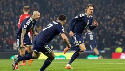 Clamorosa Scozia, ai Mondiali beffando la Danimarca al 93’: ora playoff in salita per l’Italia. Tutte le qualificate dall’Europa