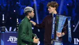 Sinner, Djokovic sempre più impressionato: “Ha fatto qualcosa di storico”. La rivelazione sulla finale con Alcaraz
