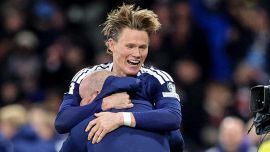 Mondiali, McTominay meglio di Ronaldo: la rovesciata con la Danimarca polverizza il record di CR7