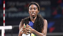 Paola Egonu si mette a nudo su maternità e ritiro: “Vorrei non avere paura e trovare il coraggio di fermarmi”