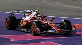 GP Las Vegas, Hamilton affonda in Q1: disastro Ferrari sul bagnato, pole di Norris su Verstappen. Leclerc 9°
