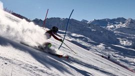 Giada D’Antonio, chi è la 16enne napoletana nuova stella dello sci azzurro. De Chiesa stronca la polemiche: “Lasciatela stare”