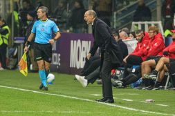 Inter-Milan, Allegri scatenato dopo la lite tra Leao e Acerbi poi l’attacco a Barella: “Fa l’attore”