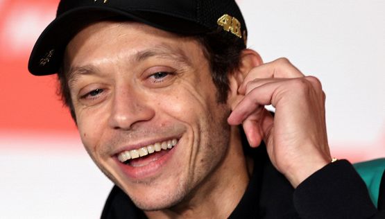 Valentino Rossi cuore d'oro, cimeli in vendita su eBay per sostenere l'Unicef: quando scade l’asta