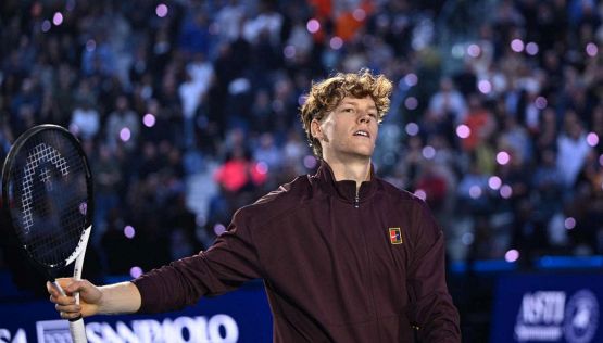 Sinner e Alcaraz penalizzati dall’ATP, il montepremi negato: la regola che fa discutere, Jannik paga ancora per il caso doping
