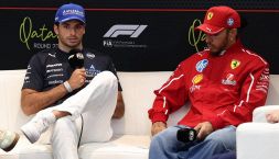 Sainz a Hamilton: "Leclerc come compagno è incredibile" e sulla crisi Ferrari ammette: "Cose drammatiche"