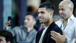 Alcaraz negli USA, Sabalenka contro Kyrgios: altro che critiche al calendario. A dicembre giocano tutti tranne Sinner (che sceglie la F1)