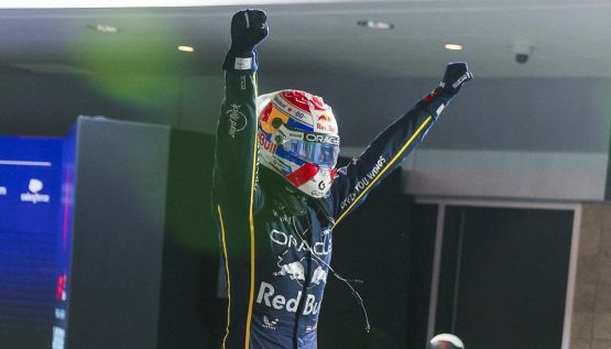 GP Qatar: capolavoro Verstappen, vince e rimanda tutto ad Abu Dhabi, harakiri McLaren. Ferrari disperse