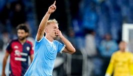 Pagelle Lazio-Cagliari 2-0: decidono Isaksen e Zaccagni. Dia ed Esposito non pervenuti, Sarri perde Romagnoli