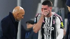 Juventus, guaio Vlahovic e festa Yildiz: i tempi di recupero del bomber, il web celebra il turco