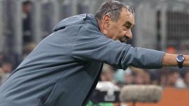 Inter-Lazio, Sarri e gli arbitri: 'Basta, prendiamoli dall’estero' ma il club in una nota lo smentisce per far pace