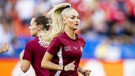 Alisha Lehmann, che paura: i ladri svaligiano l'appartamento dell'ex Juventus, lo sfogo è social