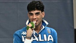 Tommaso Marini, la domanda su unghie laccate e orecchini scatena il fiorettista: "Medioevo". Ed è polemica