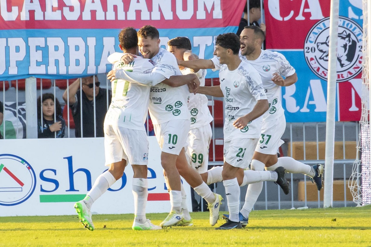 Volpe del Monopoli festeggia dopo il gol (LPS)