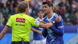 Como-Cagliari, moviola: Morata dà i numeri e lascia il campo, il Var fa infuriare i sardi