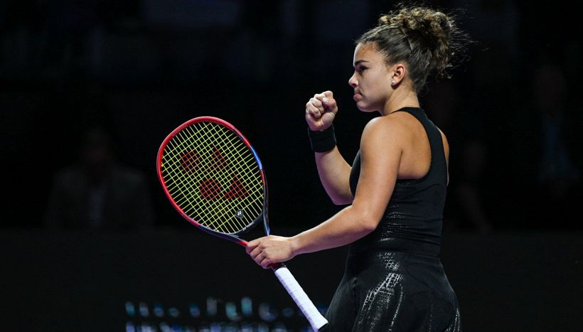 WTA Finals 2025, Jasmine Paolini cede al raffreddore e a una strepitosa Coco Gauff: è fuori nel singolare
