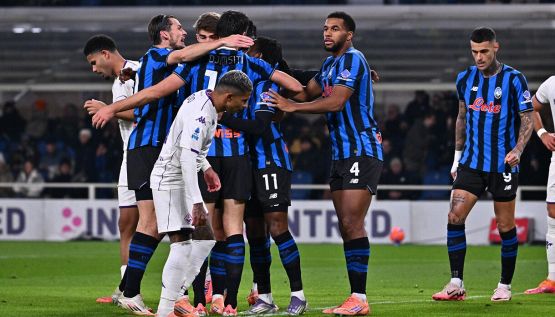Atalanta-Fiorentina 2-0 pagelle: gollonzo Kossounou, Lookman tornato. Coltellata di Palladino, incubo viola
