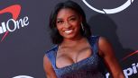 La confessione di Simone Biles: 'Ho rifatto il seno e altri interventi estetici, due sono insospettabili'