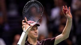 Sinner torna numero 1 e fa felice un altro bambino: il gesto da campione e la 'vendetta' su Vespa e critici