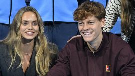 Jannik Sinner resta con papà Hanspeter mentre Laila Hasanovic si abbandona al vortice degli impegni