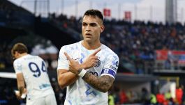 Inter, Lautaro: dura risposta alle critiche, la grigliata promessa e la rivincita. Chivu spiega l'abbraccio