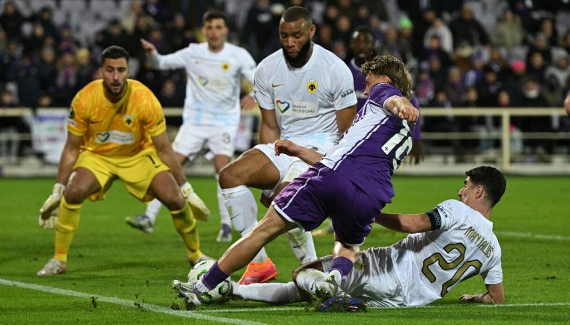 Fiorentina-Aek Atene, moviola: tre gol annullati e rigore negato, rabbia Var per i viola, oscar sfortuna per Ranieri