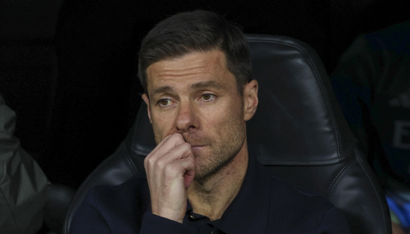 Real Madrid, rimpianto Ancelotti: il futuro di Xabi Alonso si decide in tre partite. E i tifosi scaricano Vinicius