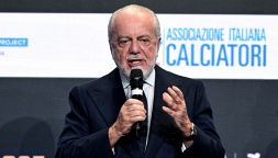 Napoli, terrore in aereo: atterraggio d’emergenza per il Galà del calcio. E all’arrivo De Laurentiis se la prende con tutti