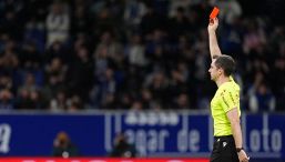 India, mai visto prima: espulso prima della gara perché aveva gli slip blu