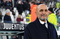 Juventus, Spalletti vuole ridurre le pressioni: niente ritiro, arrivo a Napoli domenica e ripartenza dopo la partita