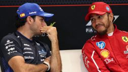 Sainz punge Hamilton: "Io sempre veloce come Leclerc" e la nuova Ferrari si svela il 20 gennaio a Fiorano