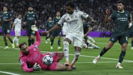 Donnarumma la combina grossa, i social non perdonano la “papera": ma il City ribalta il Real e inguaia Xabi Alonso