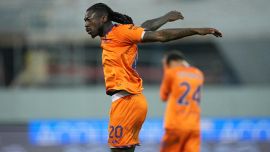 Fiorentina, da Kean replica alle critiche con gaffe: il paragone con Gesù scatena i tifosi