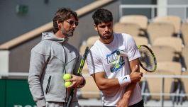 Alcaraz, la bordata di Toni Nadal: “Pagano per sentirsi dire quello che vogliono”. Lopez critico, l’avvertimento di Bertolucci