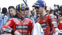 Bagnaia scaricato da Ducati e Marquez fa cadere il veto su Acosta: Dall'Igna chiaro e Biaggi viene zittito