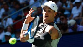 Draper, niente Australian Open: l’infortunio al braccio si tinge di mistero, da sfidante di Sinner e Alcaraz a oggetto misterioso