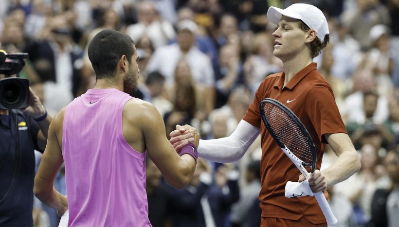 Sinner, che schiaffo dalla Francia: Alcaraz straccia Jannik per l’Equipe. Ma l’azzurro può rifarsi grazie all’ATP