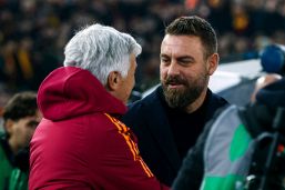 Roma-Genoa, De Rossi e la strana accoglienza dell'Olimpico: striscioni e cori solo dopo 15'