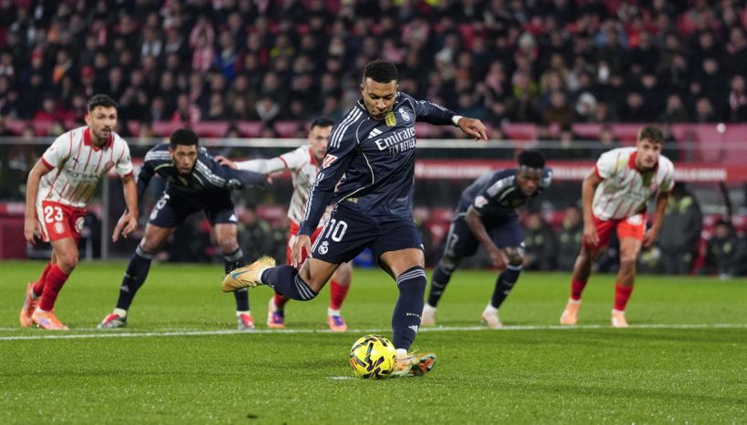 Real Madrid, il labiale inchioda Mbappè: la sfuriata con l'arbitro scatena la bufera. E Vinicius ci ricasca