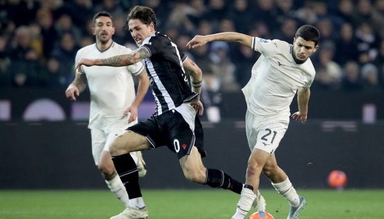 Udinese-Lazio, moviola: al 95' la decisione che fa infuriare Sarri, cosa ha visto il Var, Pellegrini ringrazia il IV uomo