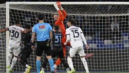 Napoli-Cagliari, moviola: pasticcio McTominay, il gesto di Esposito al pubblico, rigori thrilling