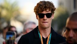 Sinner, nuovo schiaffo dall'ATP: escluso dal premio per il miglior colpo del 2025, in lizza Alcaraz e Djokovic